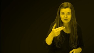 Marta Abramczyk tłumaczy bajkę "Przyjaciel" na Polski Język Migowy